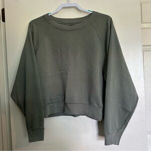 gap crewneck